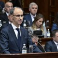 Bez reči, bez odgovora: Premijer i ministri izbegavaju novinare