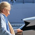 Vesna Zmijanac jedva hoda i drži se za ogradu: Prizor na aerodromu u Beogradu zabrinuo sve (Video)
