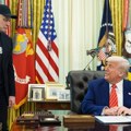 "On ne: Odlazi... Mislim, on će da se vraća, pa će opet da ode..." Tramp i Mask u epizodi "idi mi, dođi mi": U toku…