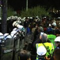 MUP: Privedeno 37 osoba zbog narušavanja javnog reda i izazivanja incidenata ispred Skupštine