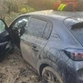 Sofija i suprug prišli autu sa otvorenim vratima u blatu, kada je vozač progovorio, zanemeli su od šoka, a onda momentalno…