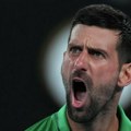 Nesalomivi Novak posle epske drame srušio Sinera – za finale Australijan opena!