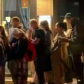 Marko Bulat sa ženom ispred Hrama nakon prijave za nasilje prvi put u javnosti: Čekaju u redu da se poklone Pojasu Presvete…
