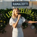 Treći put se udala Jelena Jovičić: Lepa glumica u beloj haljini uhvaćena u centru, oglasila se odmah