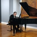 GALERIJA ISPUNJENA DO POSLEDNJEG MESTA: Aleksandar Serdar održao Šopenov recital u Sremskoj Mitrovici