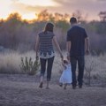 Prevaspitavanje roditelja – izmene Porodičnog zakona zabranjuju fizičko kažnjavanje dece