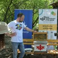 UNIQA osiguranje i Bee center predstavili projekat očuvanja pčela