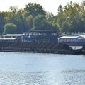 Drama na Dunavu kod Bačke Palanke: Brod udario u most, potonula barža