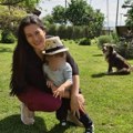 Glumica se porodila u 4.: Deceniji Sad objavila fotografiju iz porodičnog doma na selu, prizorom raznežila sve
