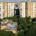 Misteriozna pojava na Novom Beogradu u Bloku 45 u isto vreme se pokvarili liftovi i kućni aparati! Odjednom je sve prestalo da…