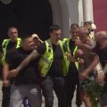 Potpuni haos u "eliti": Obezbeđenje opkolilo Bebicu i Luku, Aneli se zaletela na njega: Pljušte uvrede