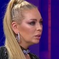Odlazi sa nepoznatom osobom Ava Karabatić nakon očeve smrti momentalno napušta zemlju, ne može više da izdrži