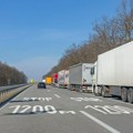 Višesatna zadržavanja teretnjaka na pojedinim graničnim prelazima: Na Batrovcima i Sremskoj Rači 5 sati