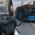 Sudar automobila i autobusa gradskog prevoza u Novom Sadu, devetoro povređeno