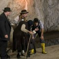 Da li je Baba Roga u Stopića pećini, otkriva Čiča Mičino pozorište (video)