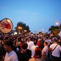 Lekari i studenti privedeni u Novom Sadu, kolege protestuju