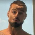 Golišavi Riki Martin (54) zaludeo žene! Objavio sliku iz hotelske sobe u Beogradu, mišići u prvom planu