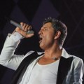 Energija na Ušću kakvu retko viđamo: Sakis Ruvas priredio beogradskoj publici spektakl na "Dragi Bravo" festivalu (foto)