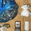 Novosadska policija hapsila u Novom Sadu: prodavao i posedovao narkotike, pa uhvaćen