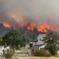 Izbio veliki požar u BiH! Vatra zahvatila borovu šumu, buktinja stigla do crkve i vikendica, situacija je alarmantna…