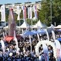 Počeo predizborni skup SNS Arena prepuna, stigli političari, sportisti, umetnici! Među hiljadama građana i Srbi sa KiM: "Od…
