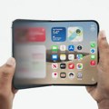 VIDEO: Prvi iPhone na preklapanje stigao u prodavnice po ceni od 2.000 dolara