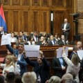 Završeno zasedanje Skupštine Srbije: Opozicija divljala u parlamentu, sutra glasanje o novom ministru privrede (video)