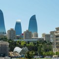 Baku: U akciji policije u redakciji Sputnjika Azerbejdžan privedeno sedam osoba