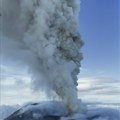 Snažna erupcija na Kamčatki: Vulkan izbacuje pepeo 11,5 kilometara u vis