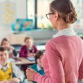Nije održala nijedan čas! Nastavnica već 16 godina na bolovanju, a prima punu platu: Za sve te godine samo jednom je posetila…