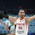 Turski košarkaš na srpskom pričao o bejbi Jokiću koliko je dobar