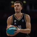 „Možda misle Da je trebalo Da ostanem“: Petrušev imao odgovor na zvižduke navijača Olimpijakosa!