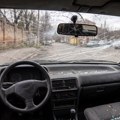 Automobil na suncu postaje prava pećnica: zbog ovog predmeta može da dođe do eksplozije