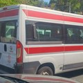 U sudaru autobusa i motora u Barajevu povređene dve osobe