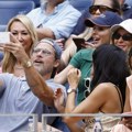 Bred Pit ukrao šou na US Openu: Umesto da beži od bliceva, uzeo telefon pa priredio nesvakidašnju scenu na tribini