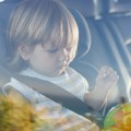 Istraživanja: Slučajno ostavljanje deteta u autu nije problem nepažnje