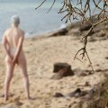 Nudisti u Španiji pokreću kampanju: Osećaju se ugroženo, na plažama previše obučenih