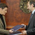 Žiofre predao premijerki Brnabić Izveštaj Evropske komisije o Srbiji
