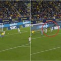 Fudbaler reala odlučio da ne postigne gol! Potez koji je šokirao planetu! Samo je pustio da lopta prođe pored njega (video)