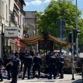 Poznati detalji tuče navijača u centru Beograda: Dve osobe teško povređene, uhapšeno više od 50 ljudi!