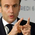 Макрон: Нећу поднети оставку без обзира на резултат избора у Француској