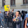 Šačica blokadera maltretira čačane: Zbog njihovog protesta građani ne mogu ni kroz jednu od glavnih raskrsnica, a…