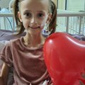 Pomozimo maloj simeoni da diše: Hrabroj devojčici iz Srbije potreban je novac za nastavak lečenja u Americi!