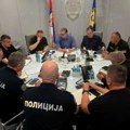 Вучић по повратку из Шпаније посетио МУП: Полиција подноси велики терет у борби против хулиганизма