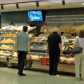 Niže cene za oko 15 odsto u prodavnicama – mogu li potrošači da računaju na trajno pojeftinjenje