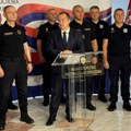 Direktor policije: Oko 300 nasilnika napalo policiju, koristili su suzavac, kamenice i topovske udare