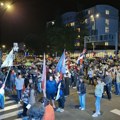 Sećanje i pobuna i posle 11 meseci: Studenti i građani Kragujevca odali počast žrtvama novosadske tragedije (FOTO)