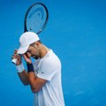 Novak Đoković izdržao samo 12 minuta: Ozbiljna briga pred Australijan open