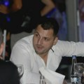 Naš pevač ima samo jedan hit - od njega hrani šestoro dece