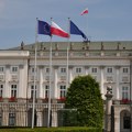 Vučić se prebacuje "ko vruć krompir": Vlada u Poljskoj i šef države tvrde da Vučić "nije njihov"